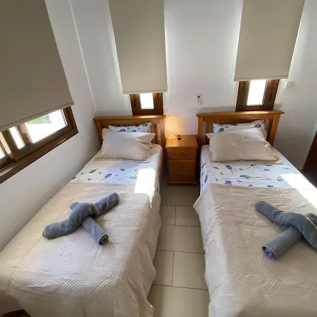 Angel - Exotic 200m From Semesterbostad