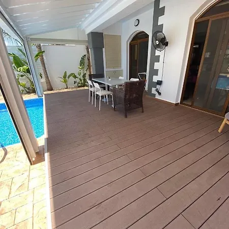 Angel - Exotic 200m From Ferienhaus Paralimni