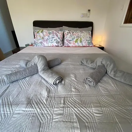 Angel - Exotic 200m From Semesterbostad