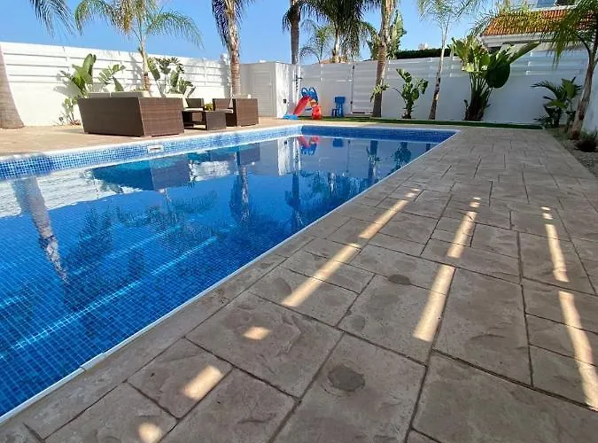 Angel - Exotic 200m From * Paralimni