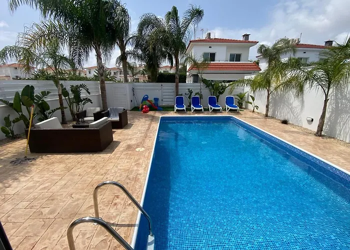 Angel - Exotic 200m From Paralimni