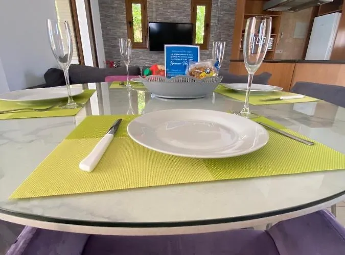 Angel - Exotic 200m From Casa vacanze Paralimni